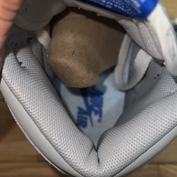 Jordan 1 Retro High Hyper Royal Smoke Grey - Picture 6 of 10